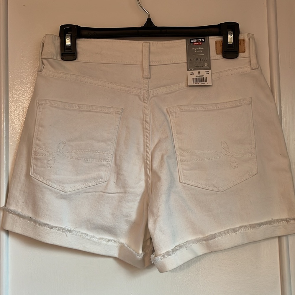 🆕 LEVI’S High Rise Shorts - Size 4 - Picture 2 of 10